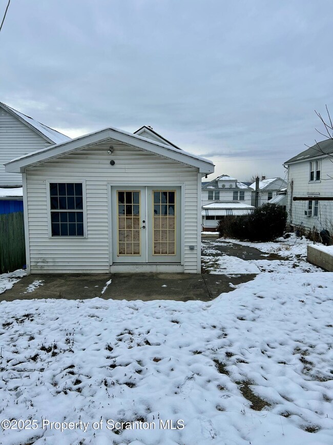 1031 Spruce St, Wilkes Barre, PA 18702 - photo 7