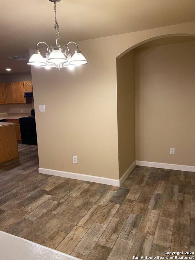 10646 S Shaenridge, San Antonio, TX 78254 - photo 6