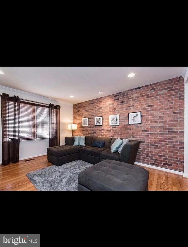 3043 Southern Elm Ct, Fairfax, VA 22031 - photo 2