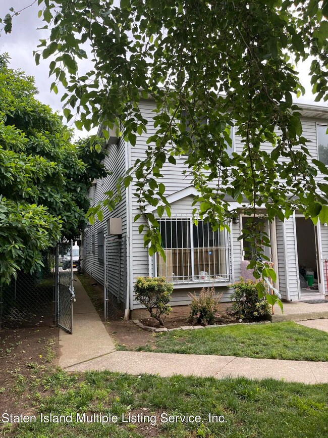 73 Davidson St unit 4, Staten Island, NY 10303 - photo 2