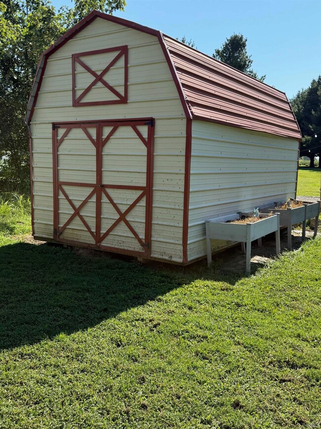 6 S Schroeder St, Edwardsport, IN 47528 - photo 4