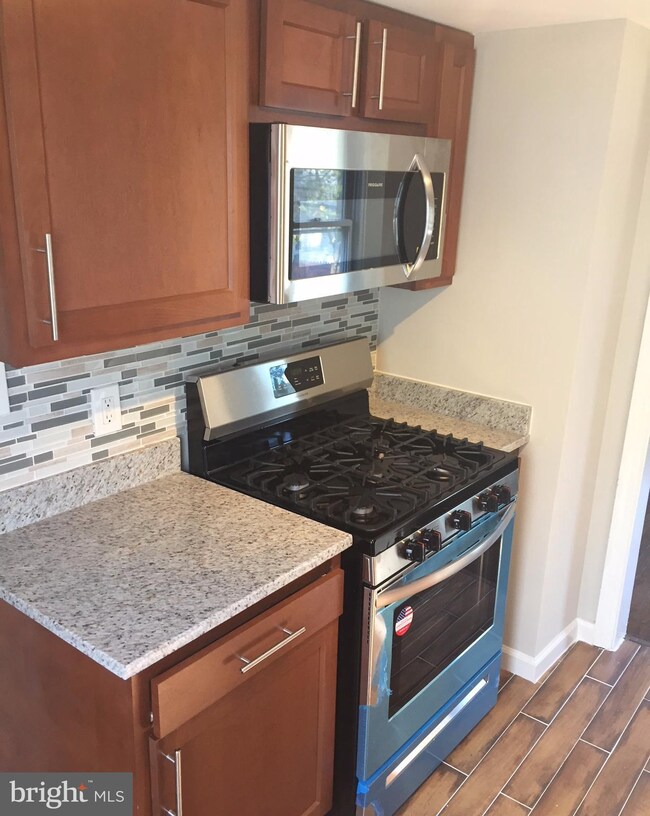 704 Larchmont Ave, Capitol Heights, MD 20743 - photo 6