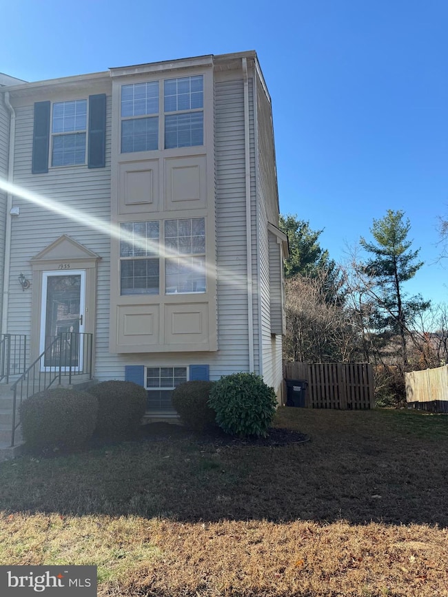 1935 Winslow Ct, Woodbridge, VA 22191 - photo 2