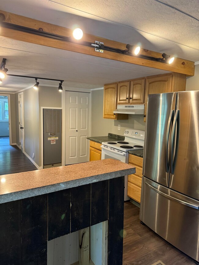 23 Liscomb Cir unit 42, Gilford, NH 03249 - photo 3