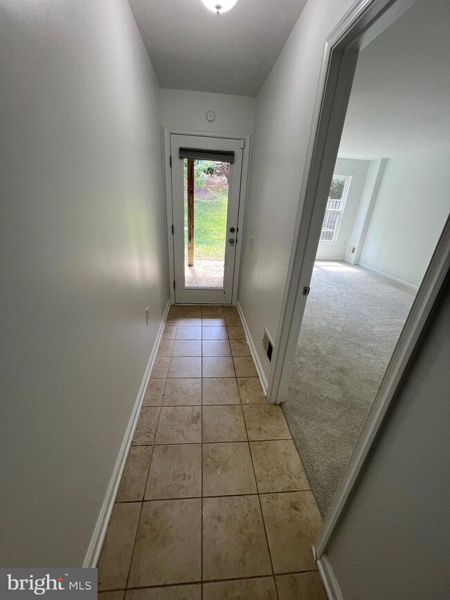 17087 Gibson Mill Rd, Dumfries, VA 22026 - photo 7