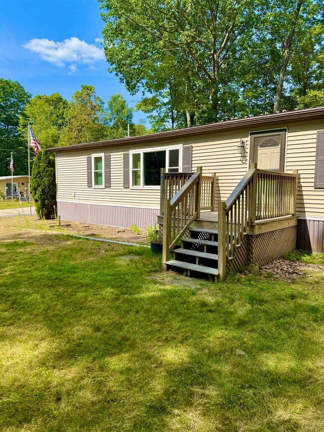 141 Redwood Rd, Loudon, NH 03307 - photo 3