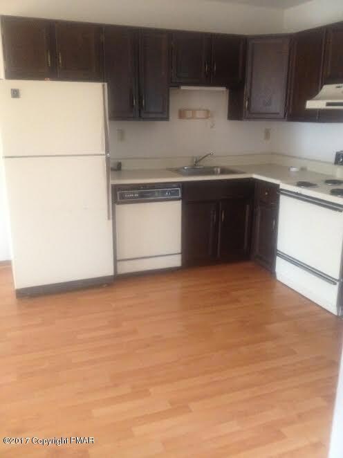 316 Keswick Ave, Bushkill, PA 18324 - photo 2