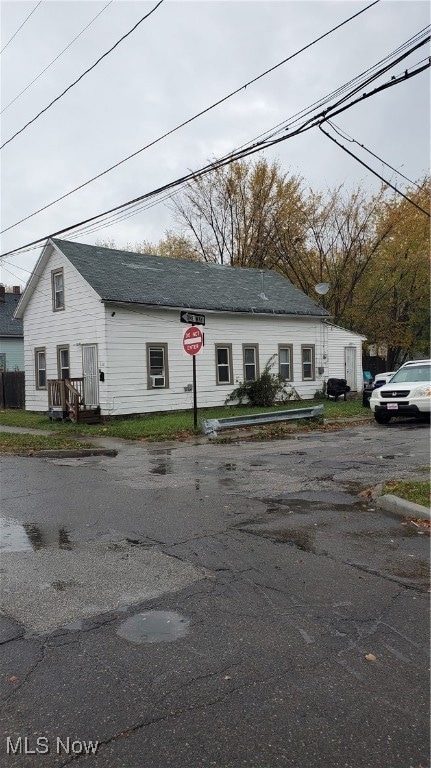 3267 W 48th St, Cleveland, OH 44102 - photo 2