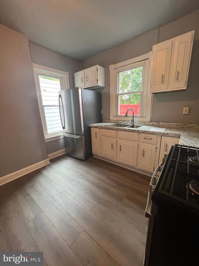 213 Hamilton Ave, Darby, PA 19023 - photo 7