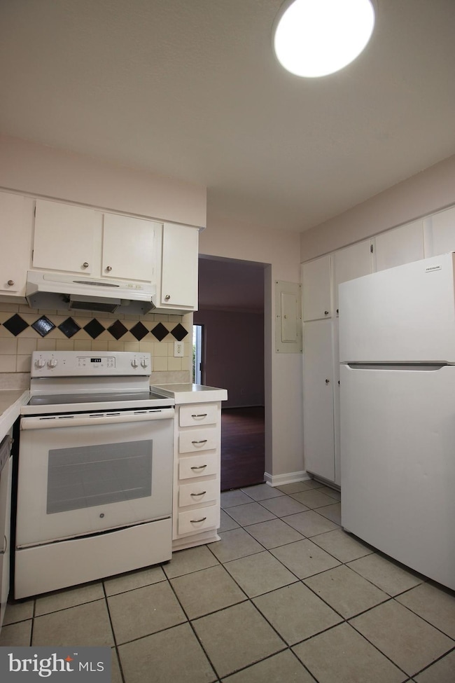 2208 Southgate Square, Reston, VA 20191 - photo 2