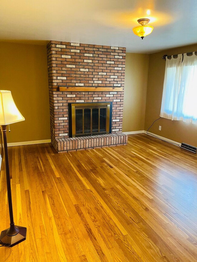 1381 Evaline Dr, Columbus, OH 43224 - photo 7