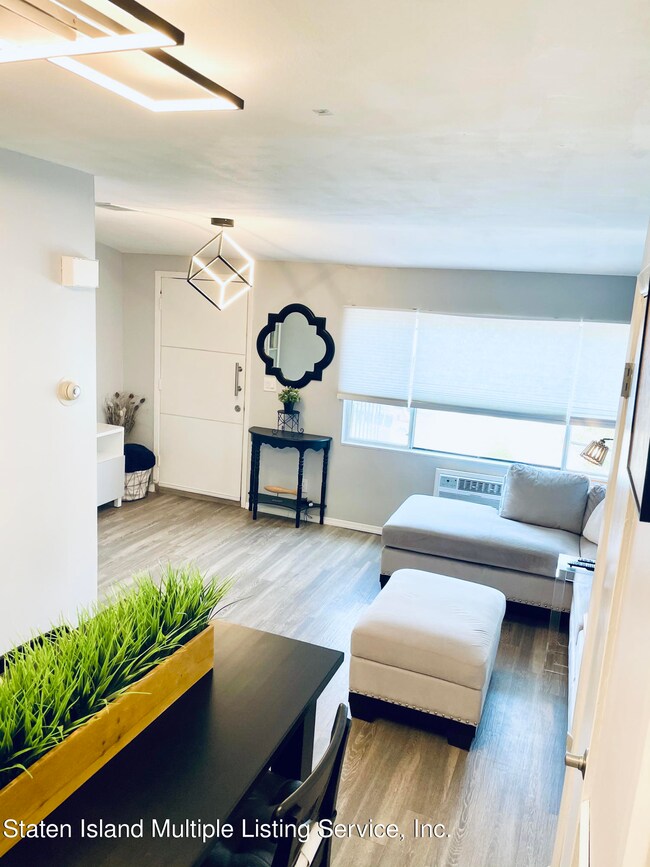 36B Francine Ct unit 94B, Staten Island, NY 10306 - photo 4