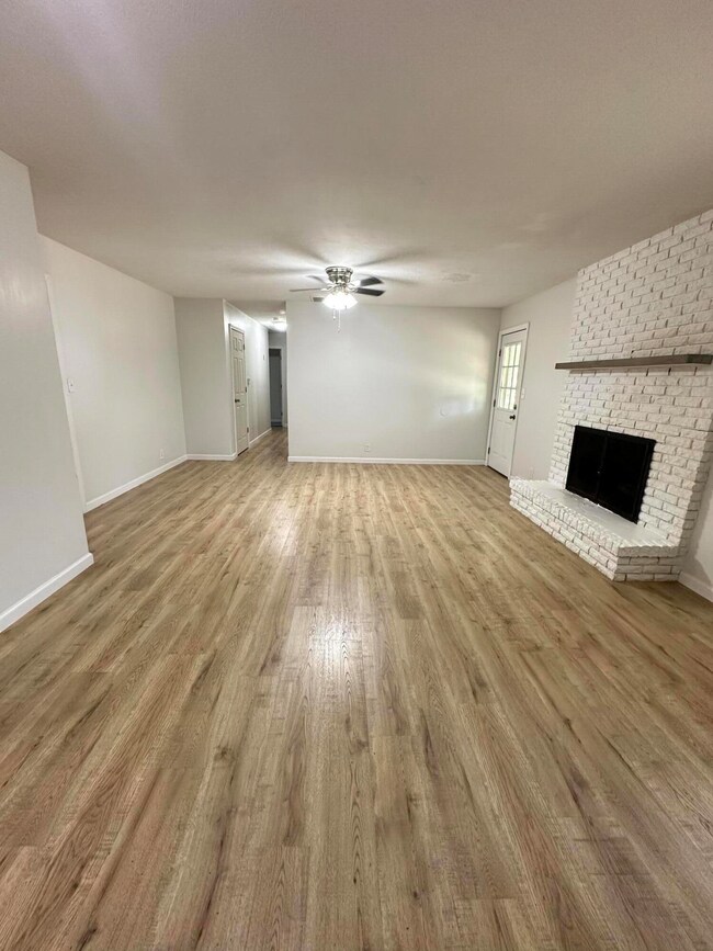 325 E Wayland St, Springfield, MO 65807 - photo 6