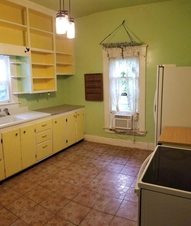 Apple st kitchen 2