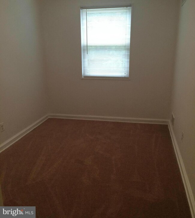 1116 Cooks Ln, Baltimore, MD 21229 - photo 7