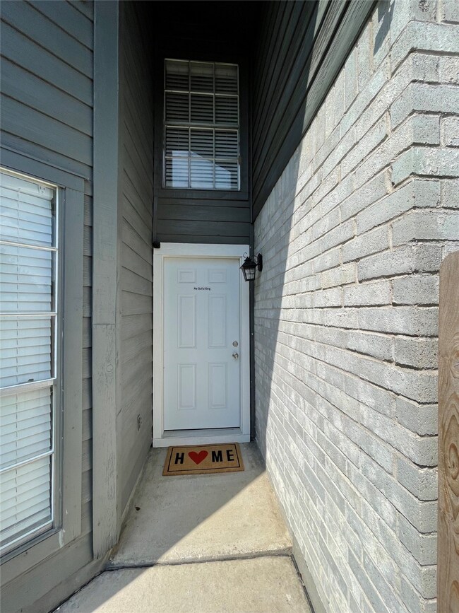 8638 Timbercraft Dr, Houston, TX 77095 - photo 4