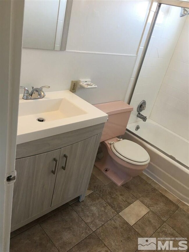521 C St unit 6, Sparks, NV 89431 - photo 2