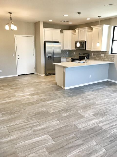 Great Room & Kitchen 4