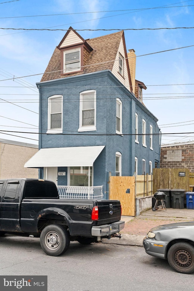 910 Pike St, Reading, PA 19604 - photo 2