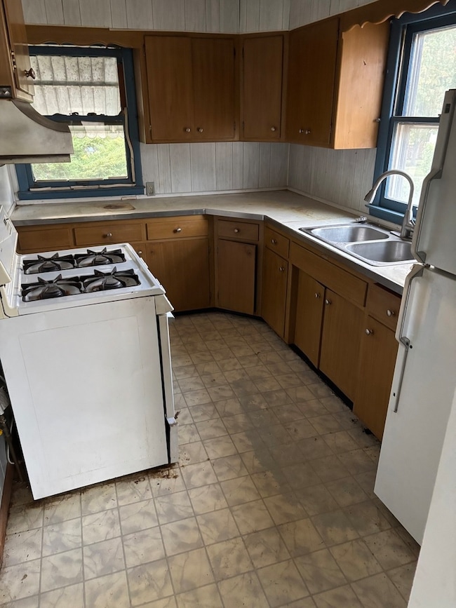 1010 Helen Ave, Joliet, IL 60433 - photo 3