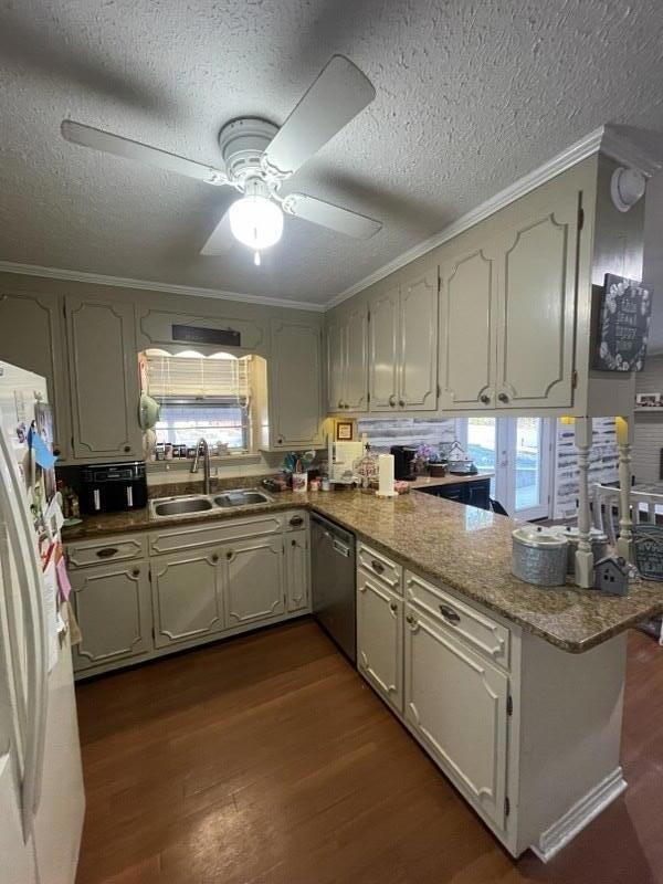 3 Kitchen