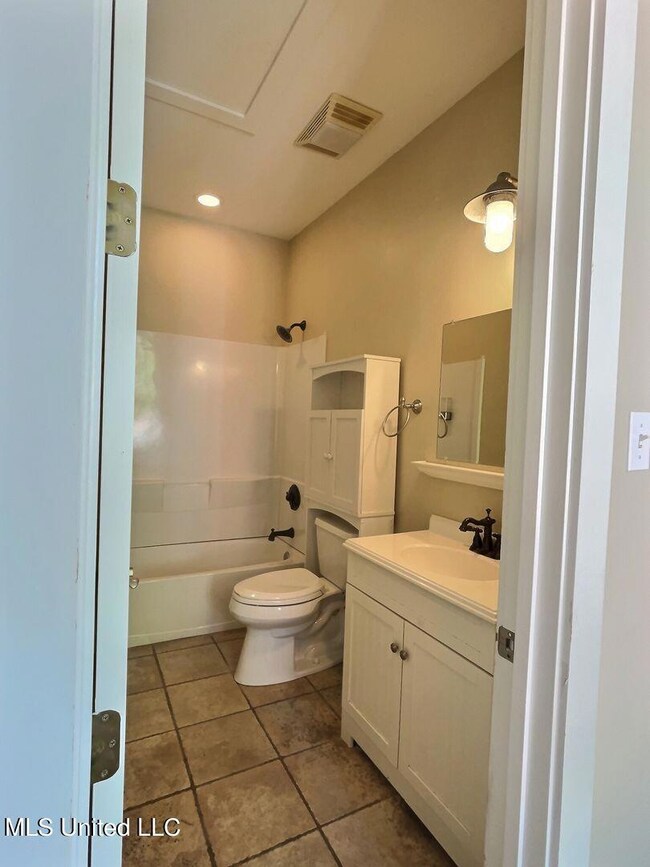 2151 Government St unit 603, Ocean Springs, MS 39564 - photo 7