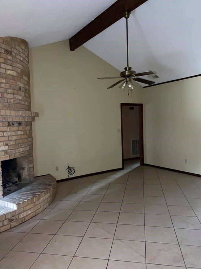 4 Murex St, Bay City, TX 77414 - photo 2
