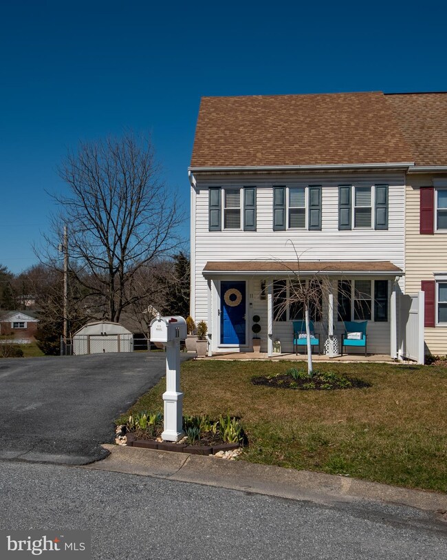 11 Sycamore Cir, Stevens, PA 17578 - photo 4