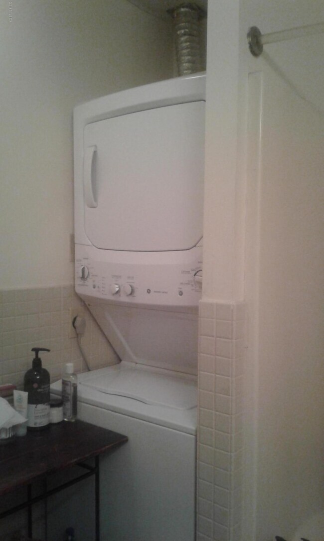 4 Lewis St unit 3rd Floor D, Greenwich, CT 06830 - photo 4