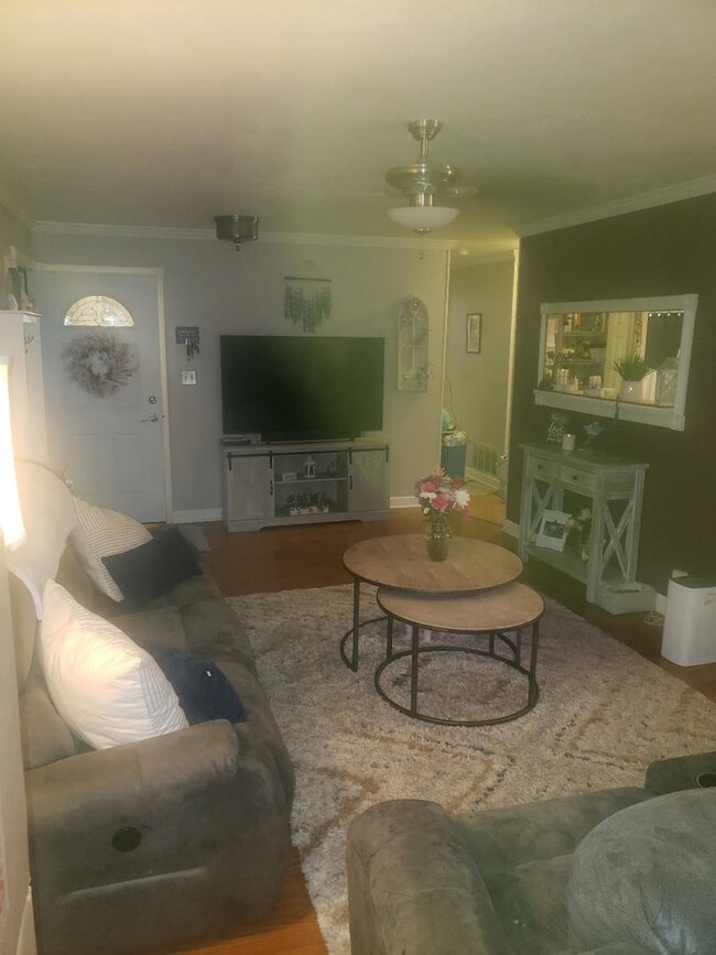 1649 Leytonstone Dr, Wheaton, IL 60189 - photo 5