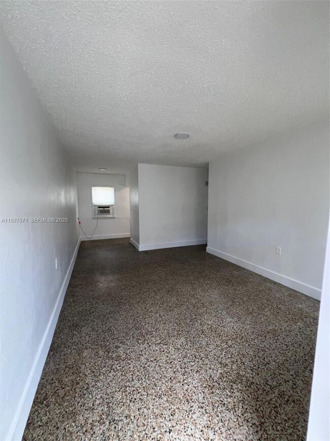 1948 Fillmore St unit 1948, Hollywood, FL 33020 - photo 2