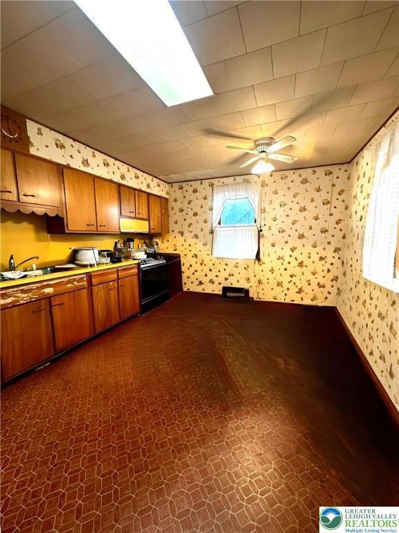 208 W Broadway, Jim Thorpe, PA 18229 - photo 7