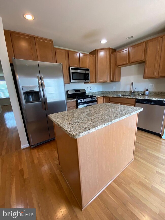 3079 Chinkapin Oak Ln unit 351, Woodbridge, VA 22191 - photo 3