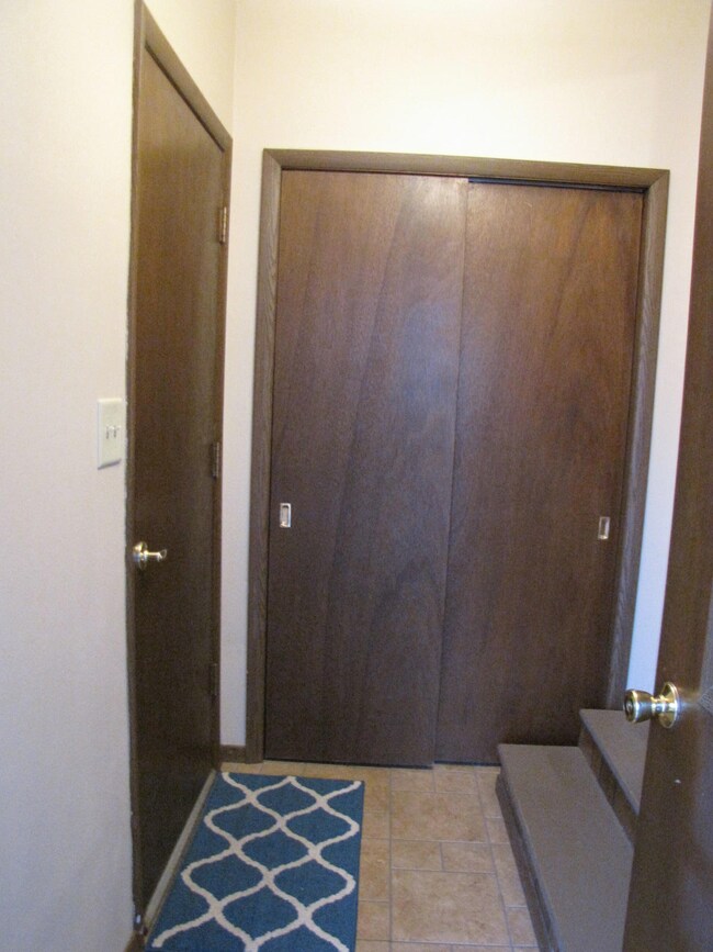 211 Franklin - entry way