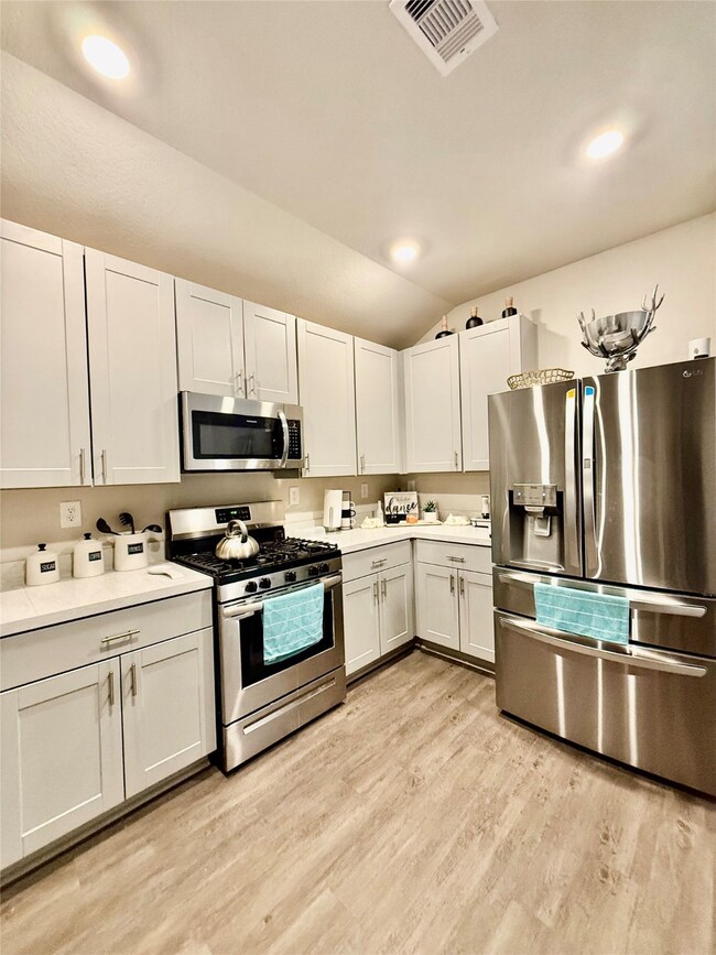 9921 Spring Creek Rd, Cleveland, TX 77327 - photo 4