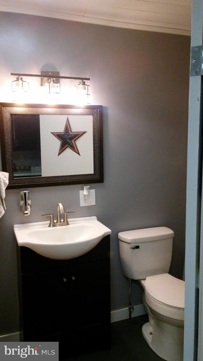 138 E Grant St, McAdoo, PA 18237 - photo 2