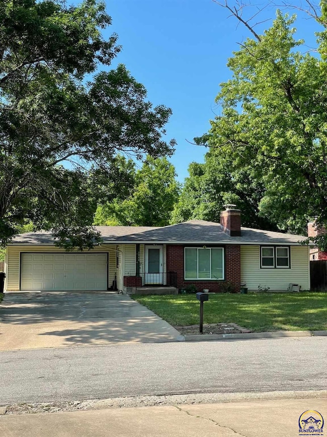 1940 SW 36th Terrace, Topeka, KS 66611 - photo 2