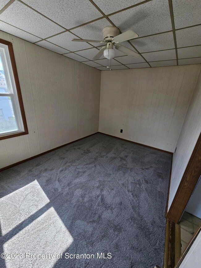 111 Apt 1 W Grove St, Dunmore, PA 18509 - photo 7