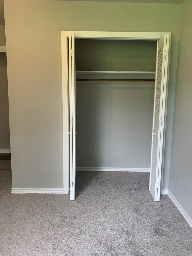 10302 Lera St, Houston, TX 77016 - photo 6