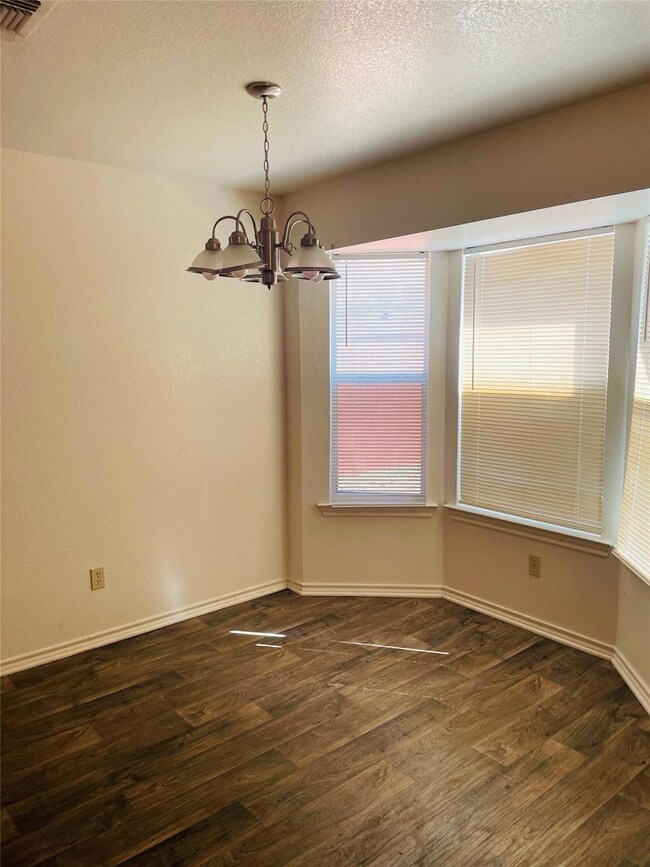 1602 Moss St, Gainesville, TX 76240 - photo 5