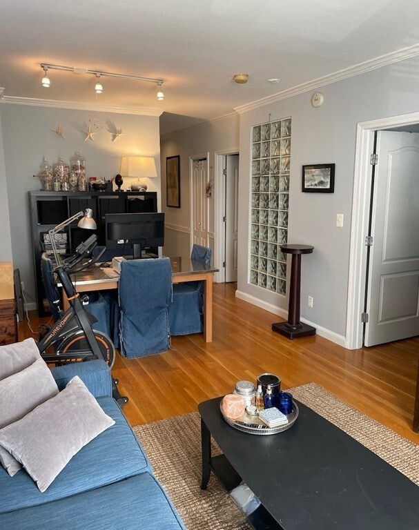 19 Wiget St unit 401, Boston, MA 02113 - photo 2