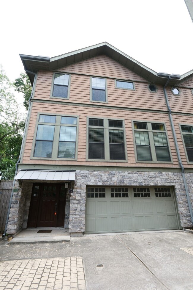 1719 Welch St unit C, Houston, TX 77006 - photo 2