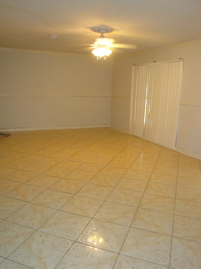 109 Ida Ave, Bay City, TX 77414 - photo 5