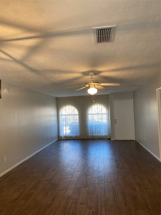 11445 Sabo Rd, Houston, TX 77089 - photo 2