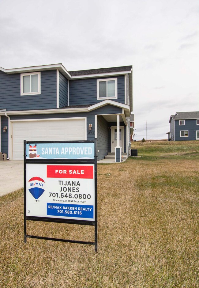 5824 Anna Ave, Williston, ND 58801 - photo 2