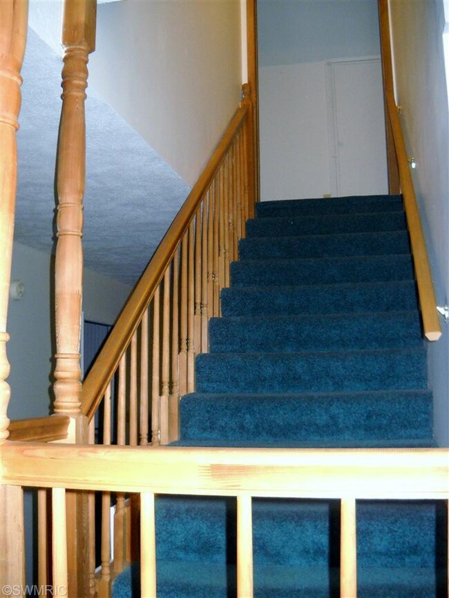 9546 Jerome Ave, Bitely, MI 49309 - photo 6