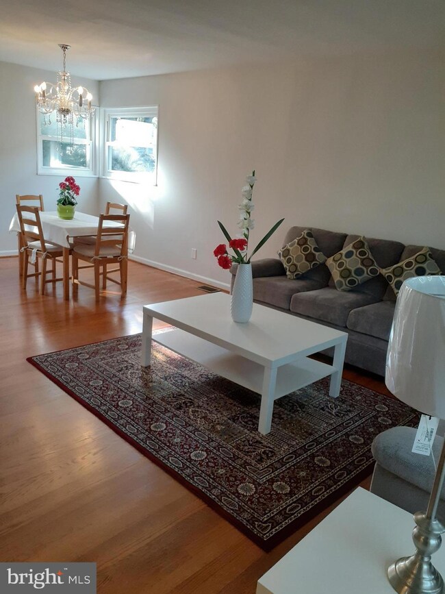 6020 Mustang Dr, Riverdale, MD 20737 - photo 4