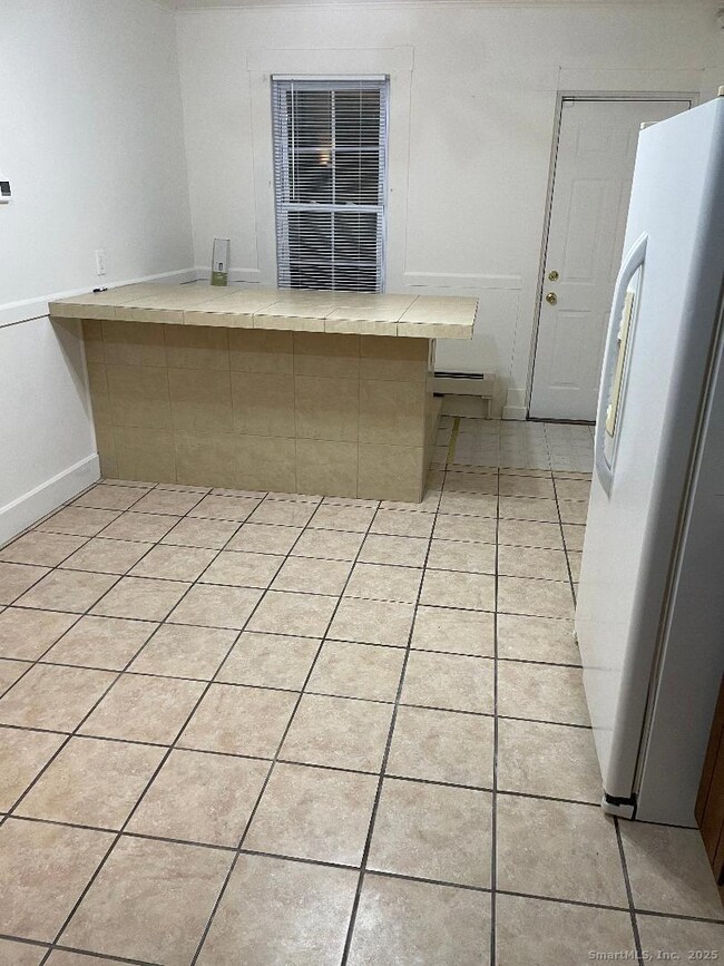 46 Stearns St unit 2L, Bristol, CT 06010 - photo 4