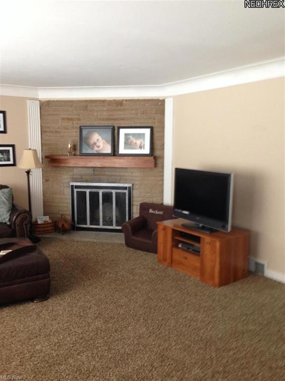 215 Harmon Rd, Aurora, OH 44202 - photo 2