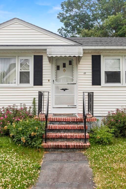 20 Annette St, Methuen, MA 01844 - photo 3